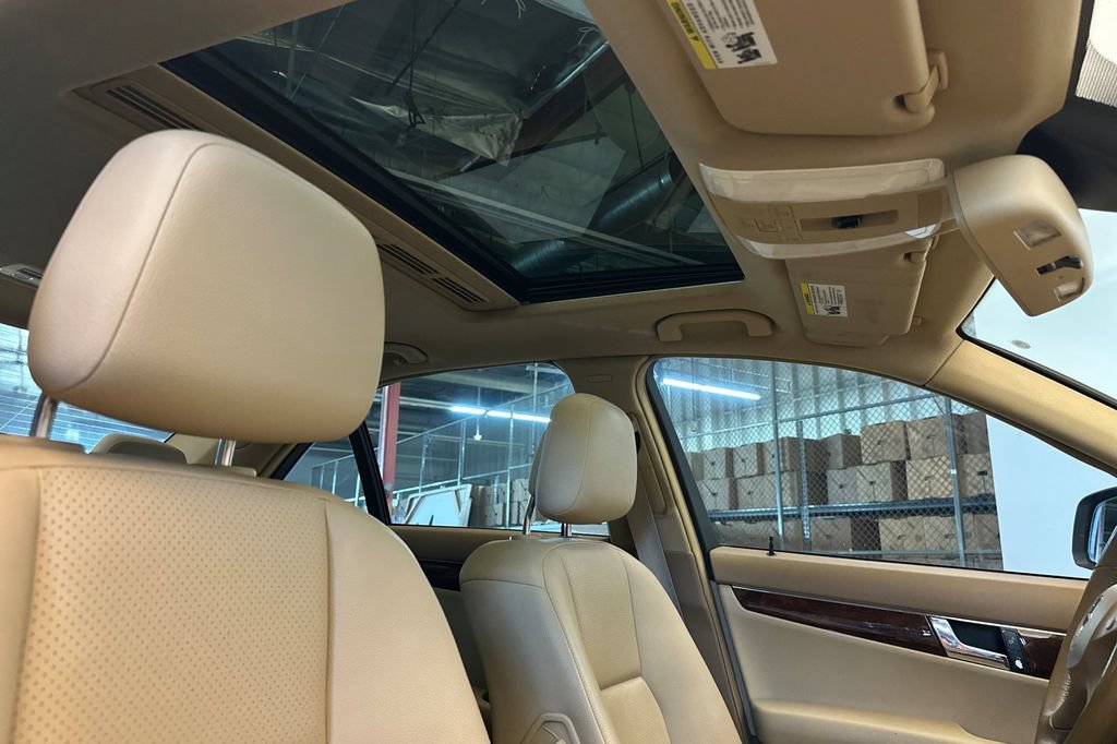 Used 2008 Mercedes-Benz C 300 Sedan image 16