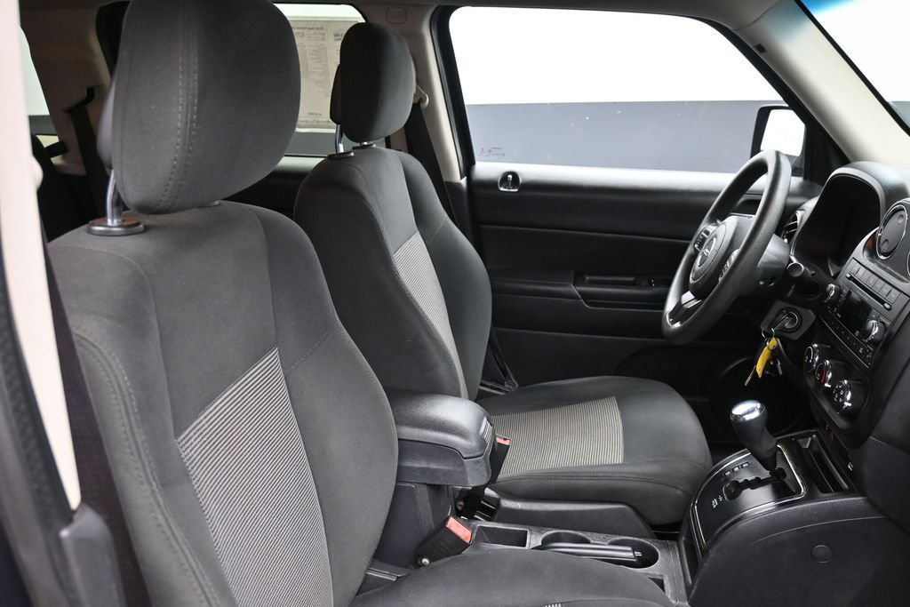 Used 2015 Jeep Patriot Sport w/ Power Value Group FWD image 24