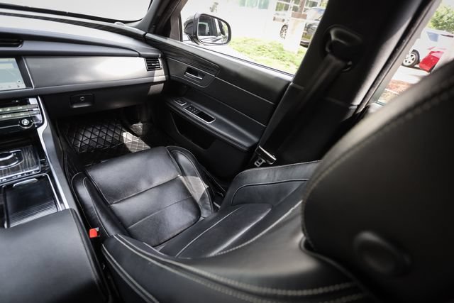 Used 2018 Jaguar XF S AWD/4WD image 51