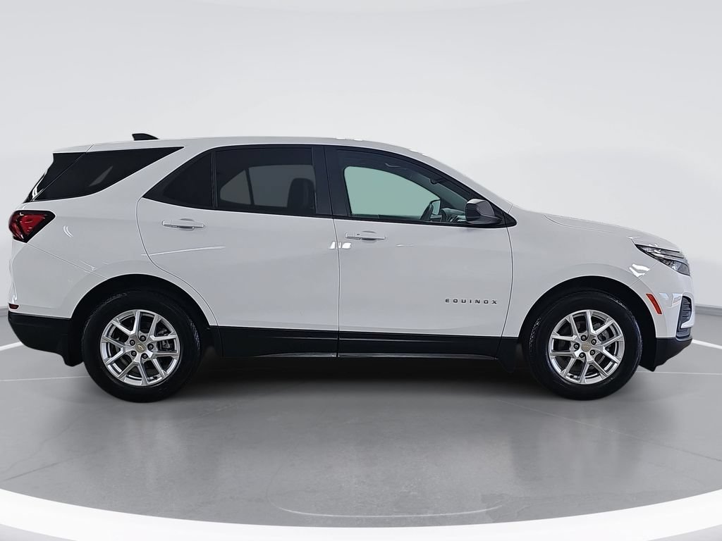 Certified 2024 Chevrolet Equinox LS w/ LS Convenience Package FWD image 2