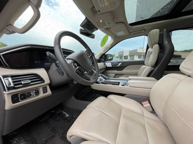Used 2023 Lincoln Navigator Reserve AWD/4WD image 10