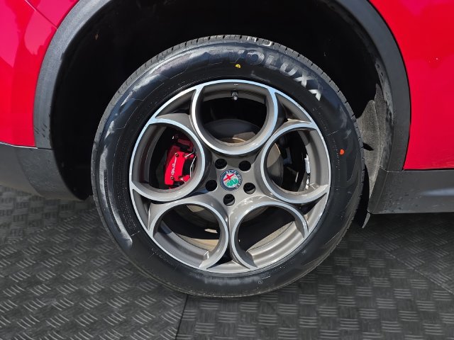 Used 2018 Alfa Romeo Stelvio Sport w/ Quick Order Package 22J Sport AWD/4WD image 37