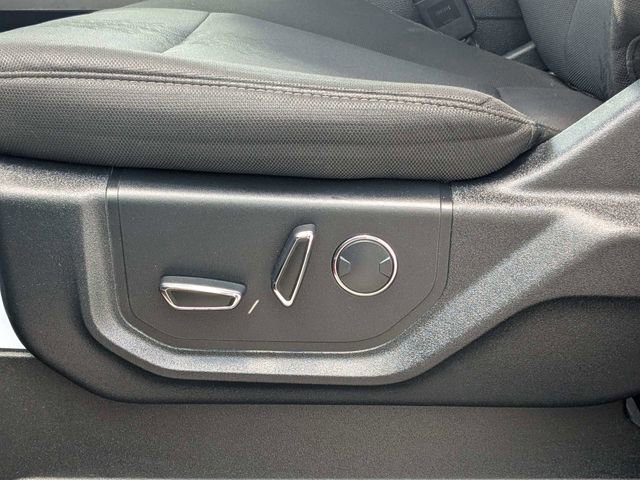 Used 2018 Ford F150 XLT w/ Equipment Group 302A Luxury AWD/4WD image 19