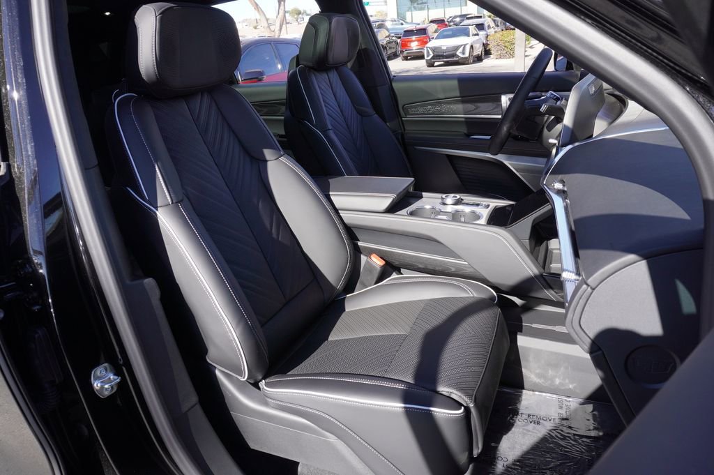 New 2026 Cadillac Vistiq Platinum image 12