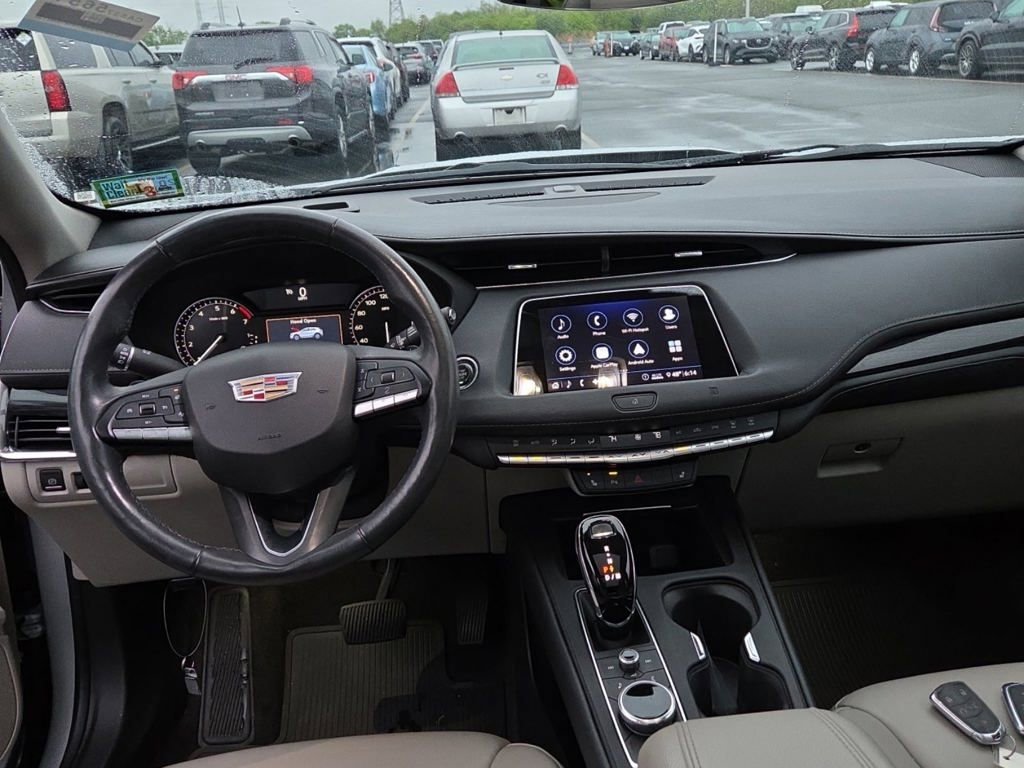 Used 2020 Cadillac XT4 Premium Luxury w/ Cold Weather Package AWD/4WD image 6