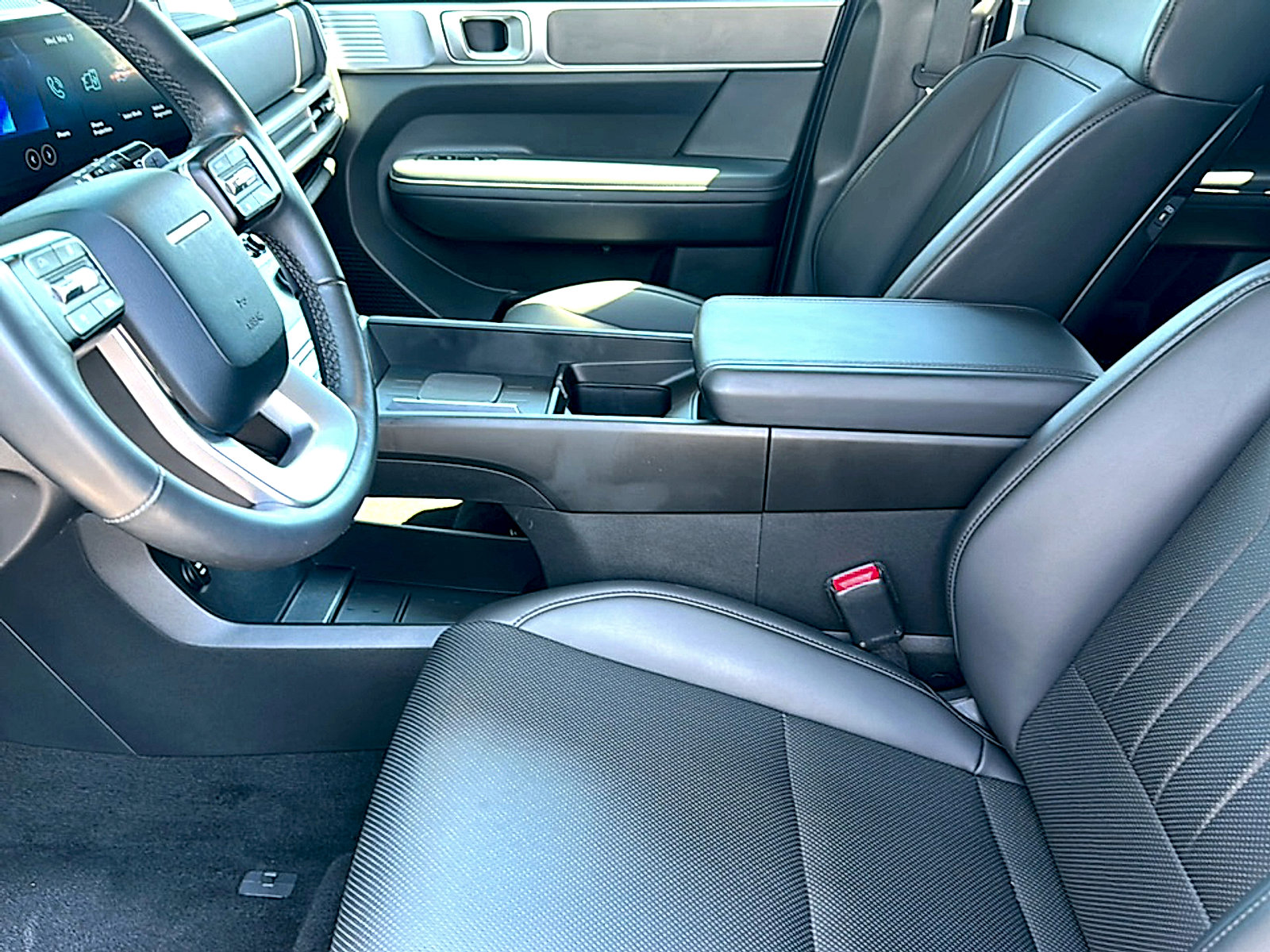 Used 2025 Hyundai Santa Fe SEL AWD/4WD image 13