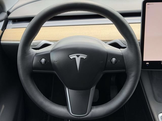 Used 2022 Tesla Model Y Long Range AWD/4WD image 19