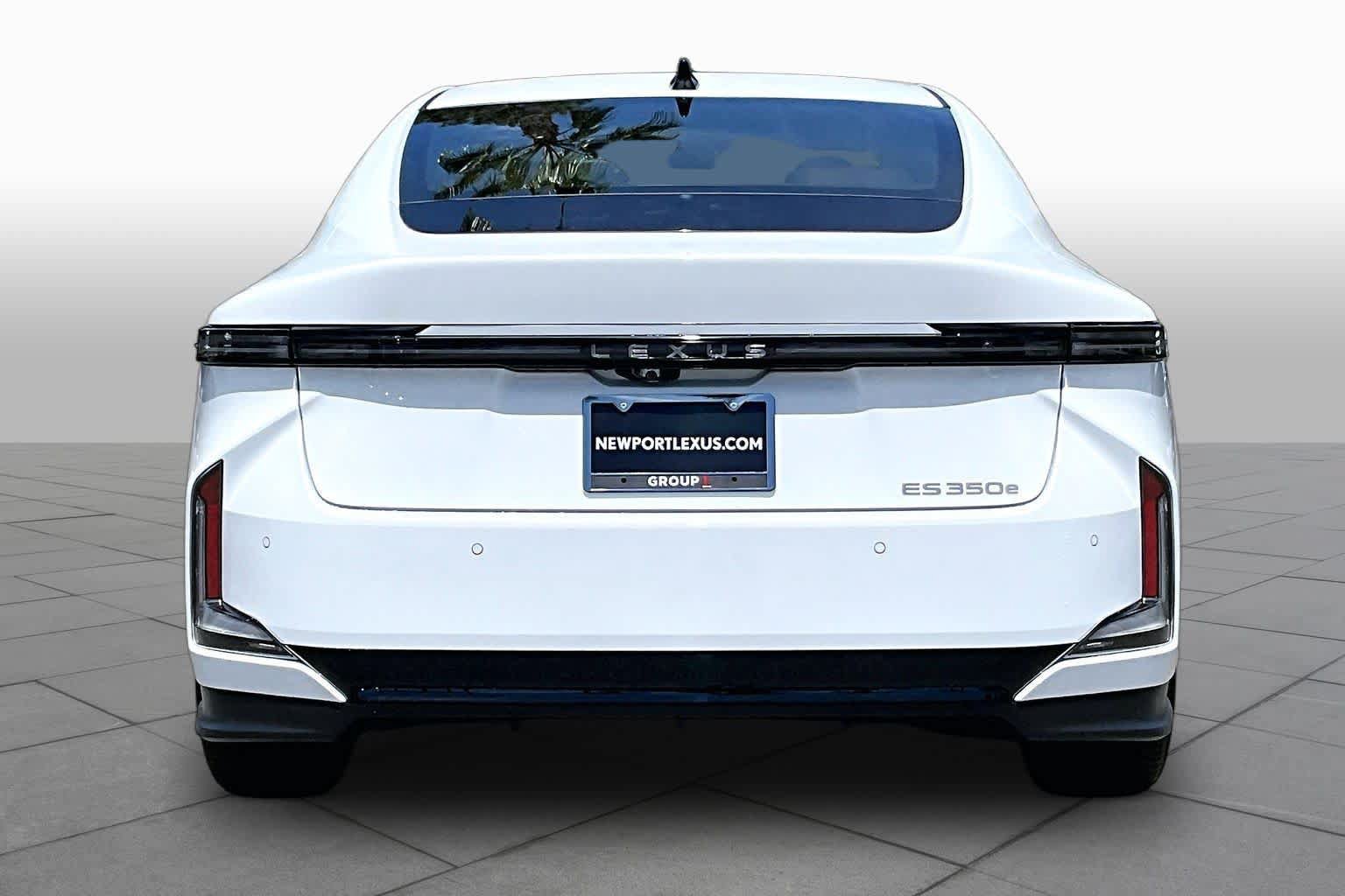 New 2026 Lexus ES 350e w/ Convenience Package FWD image 4