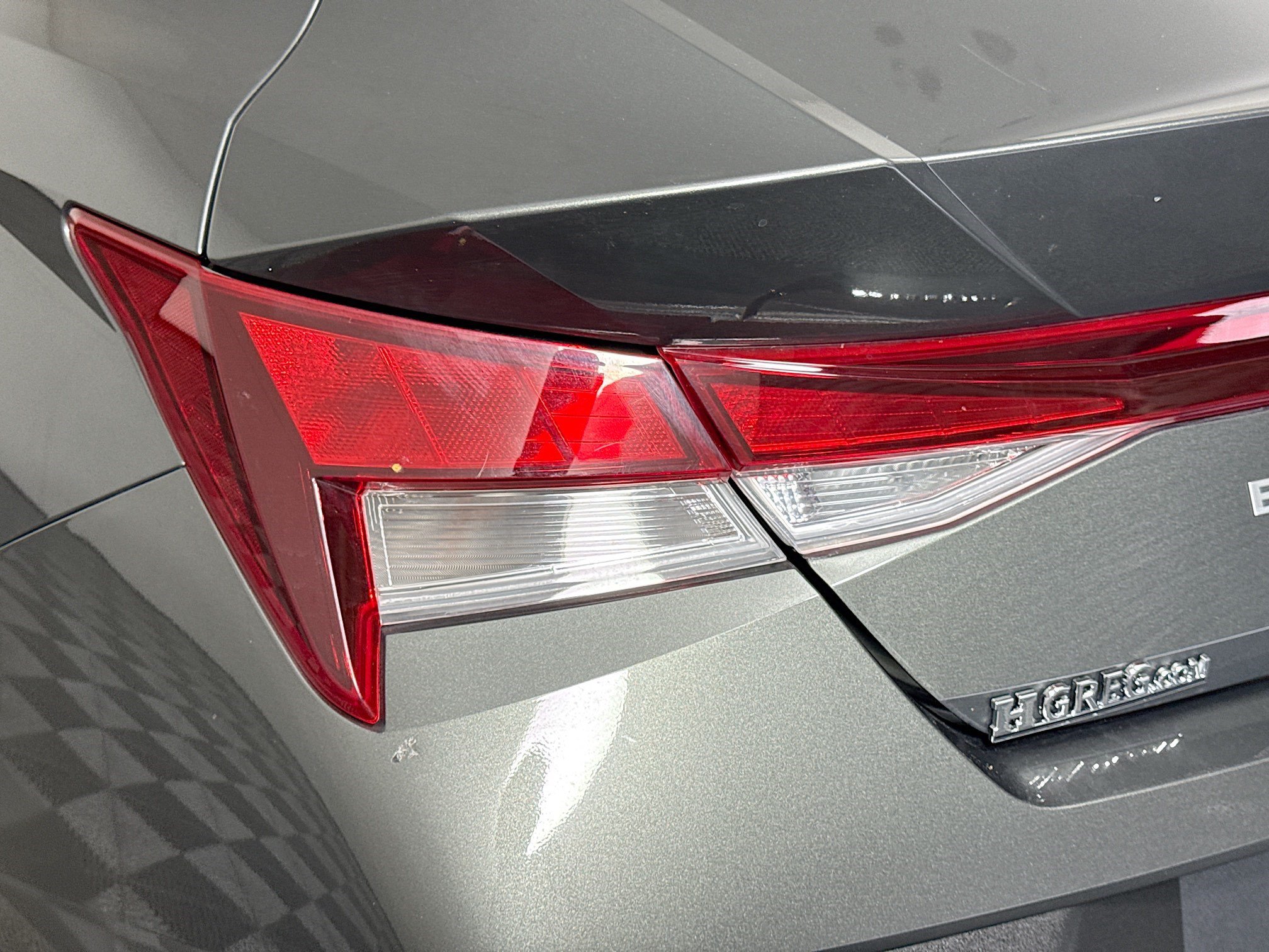 Used 2025 Hyundai Elantra SE FWD image 35