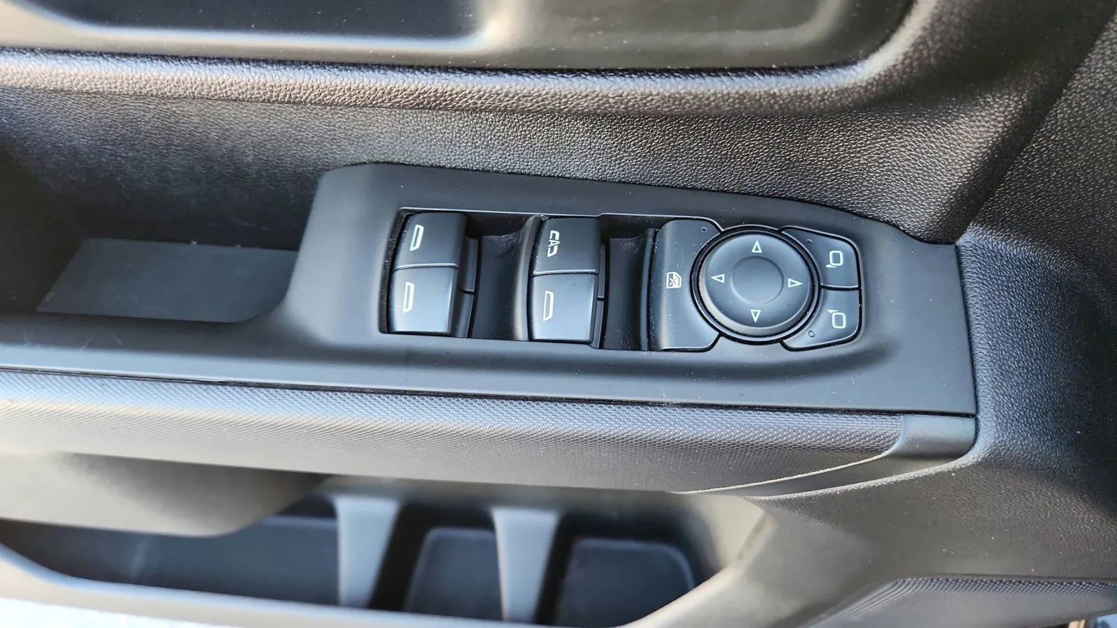 Used 2024 Chevrolet Silverado 2500 Custom w/ Custom Convenience Package image 30