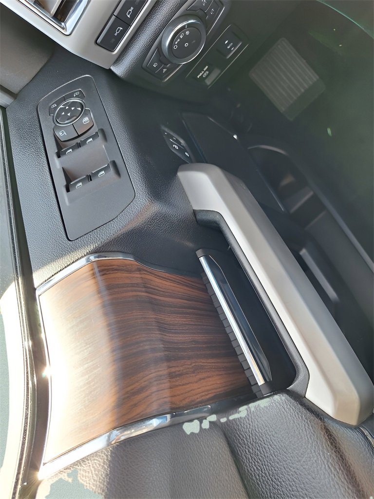 Used 2015 Ford F150 Lariat image 17