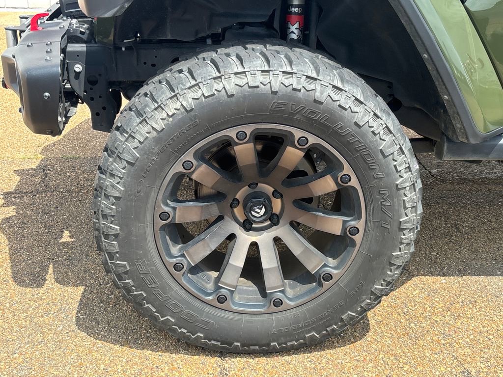 Used 2021 Jeep Gladiator Rubicon AWD/4WD image 32