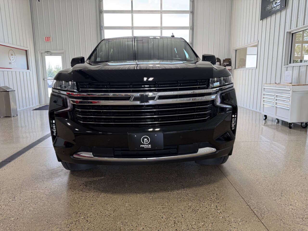 Used 2024 Chevrolet Suburban LT w/ Luxury Package AWD/4WD image 8