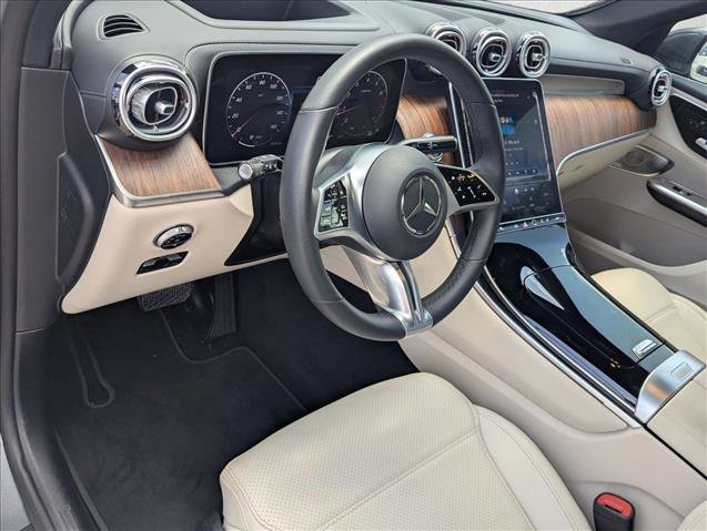 Used 2023 Mercedes-Benz GLC 300 4MATIC image 2