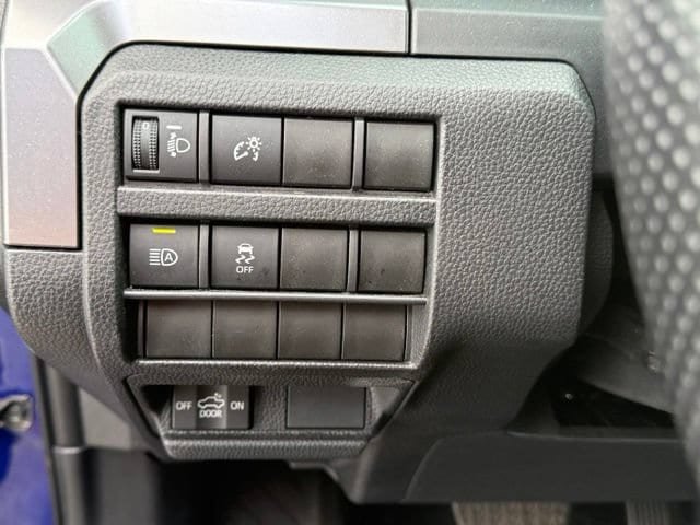 Used 2025 Toyota Tacoma SR5 AWD/4WD image 27