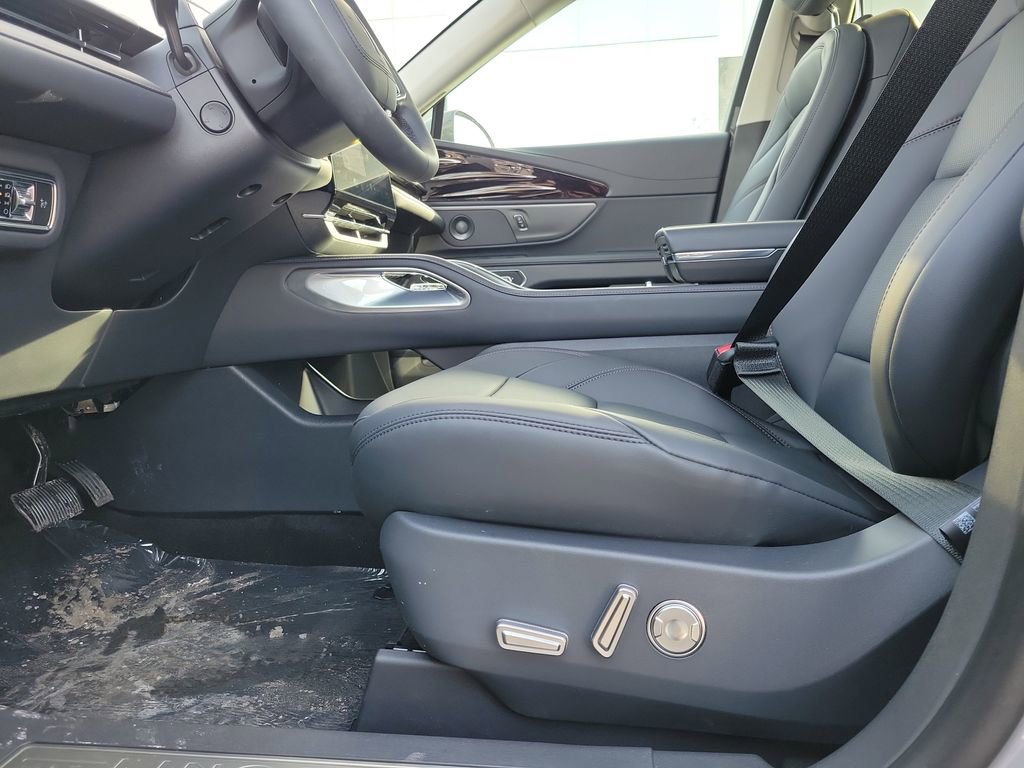 New 2026 Lincoln Nautilus Premier w/ Equipment Group 102A image 17