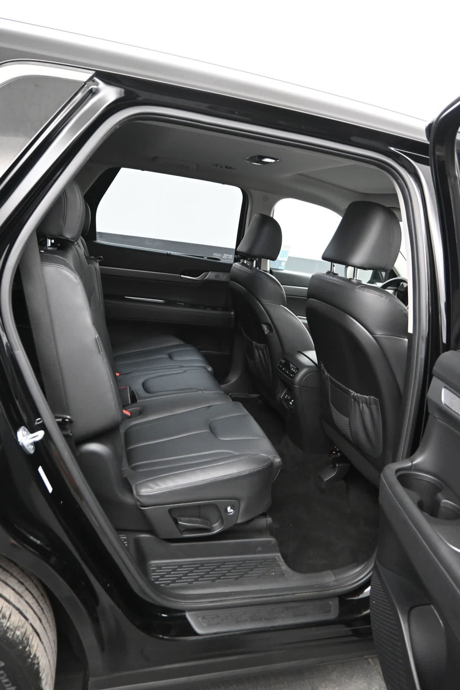 Used 2023 Hyundai Palisade SEL w/ Cargo Package AWD/4WD image 12