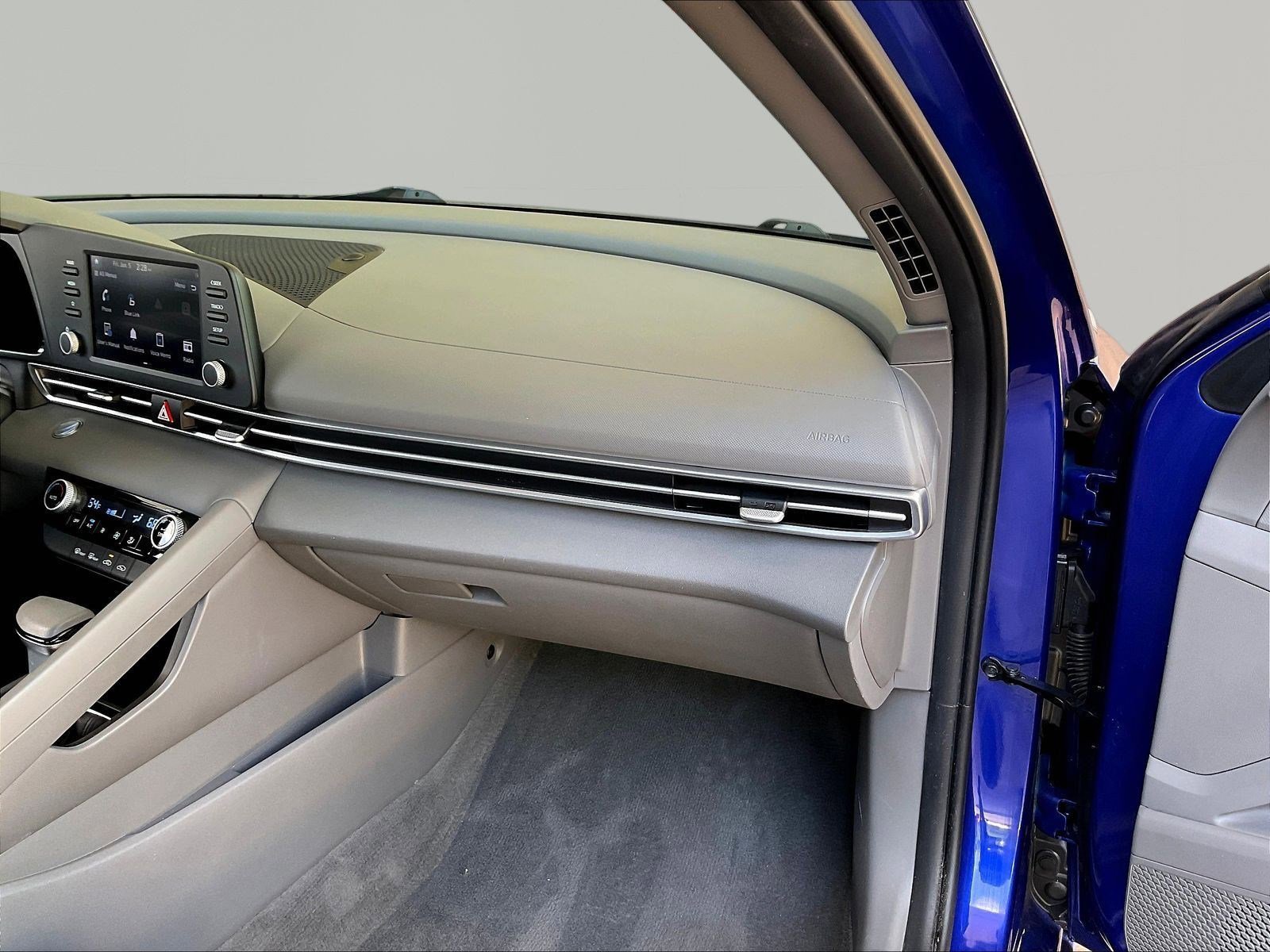 Used 2022 Hyundai Elantra SEL FWD image 24