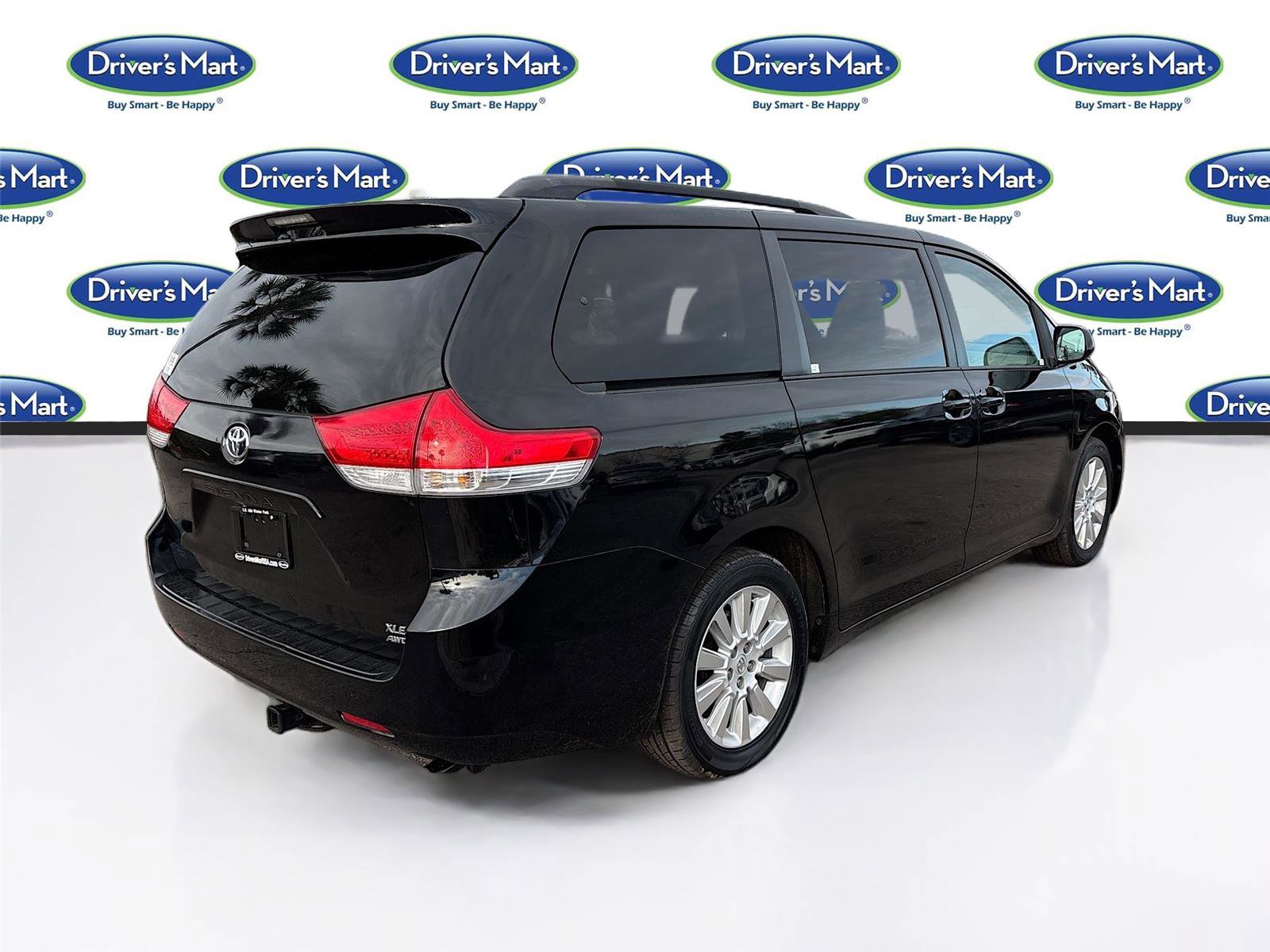 Used 2014 Toyota Sienna XLE image 7