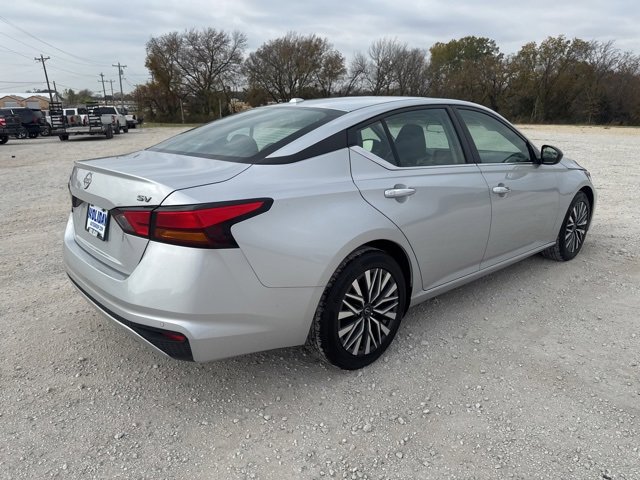 Used 2024 Nissan Altima 2.5 SV image 6