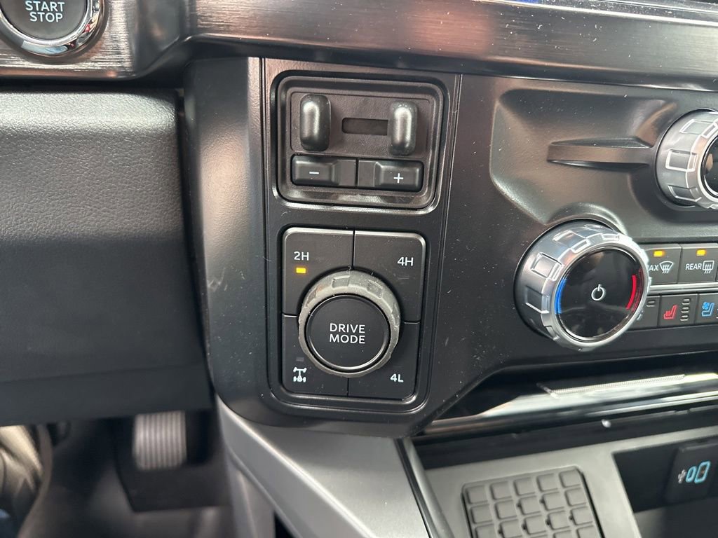 New 2026 Ford F250 Lariat w/ Black Appearance Package image 30