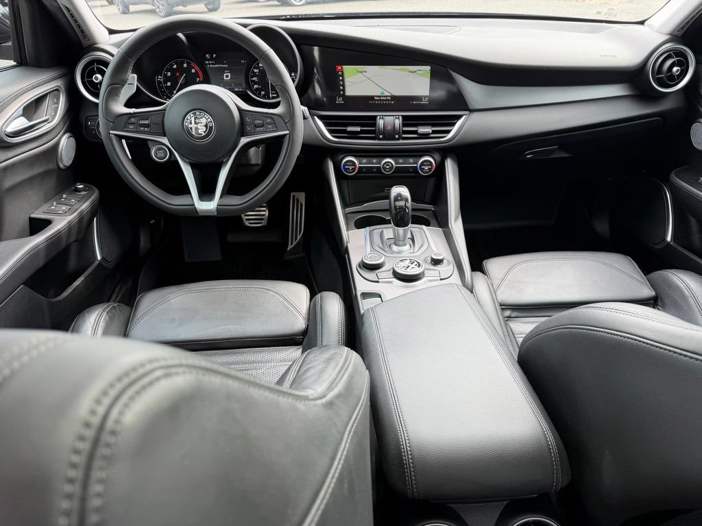 Used 2018 Alfa Romeo Giulia Ti Sport w/ Quick Order Package 22S Sport AWD/4WD image 13
