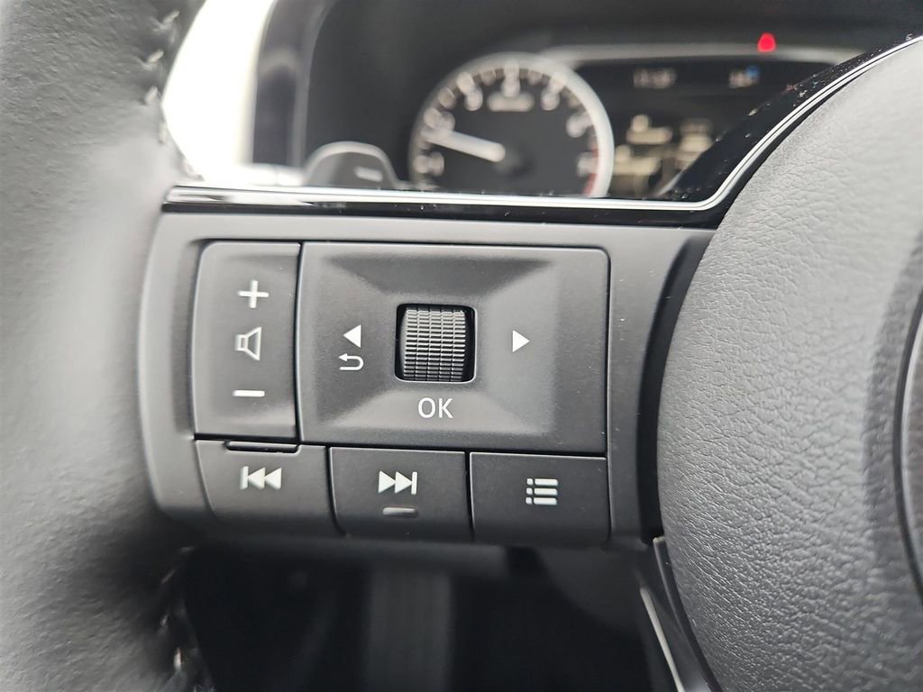 New 2025 Nissan Pathfinder SL w/ Black Appearance Package image 12