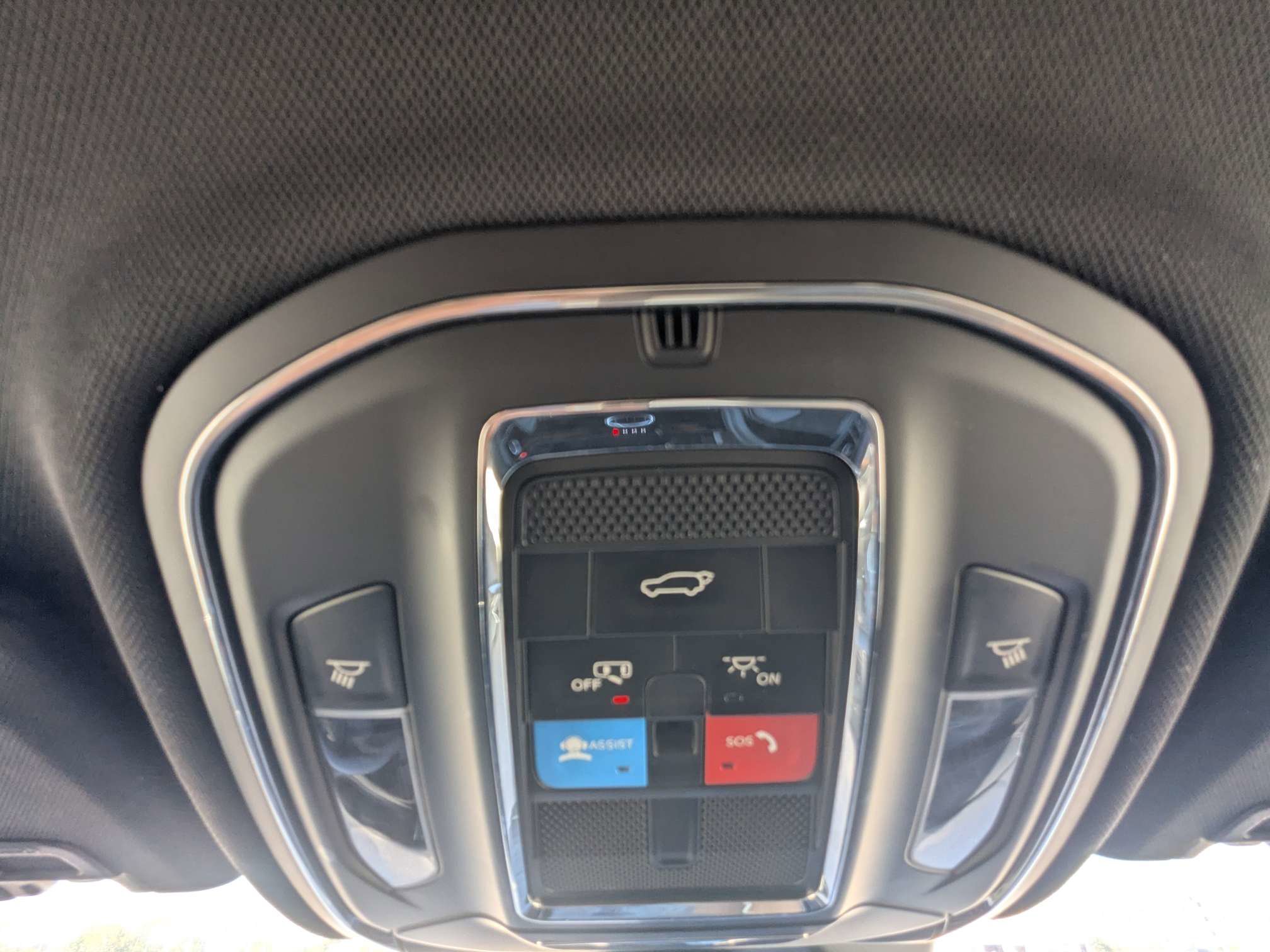 Used 2025 Jeep Grand Cherokee Altitude AWD/4WD image 30