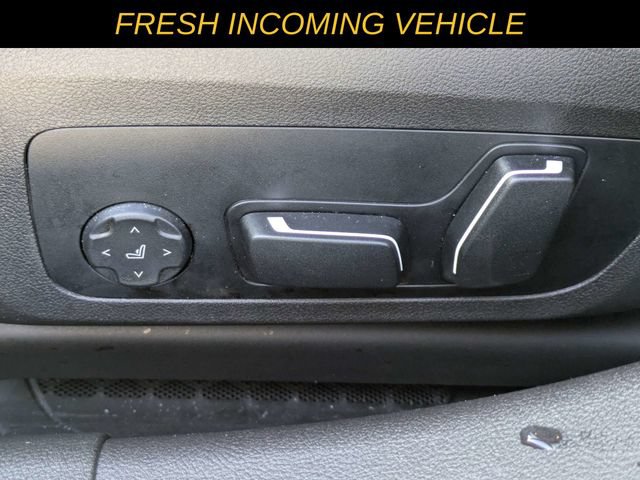 Used 2024 BMW 330i Sedan w/ Convenience Package RWD image 18