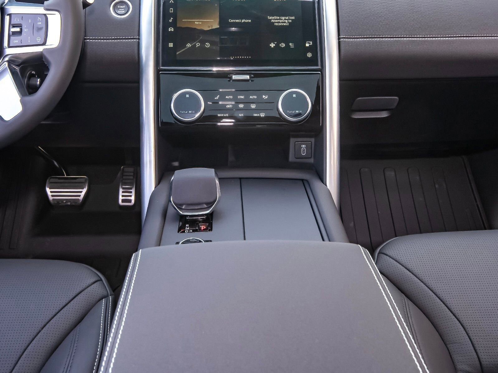 New 2026 Land Rover Discovery Limited Edition image 25