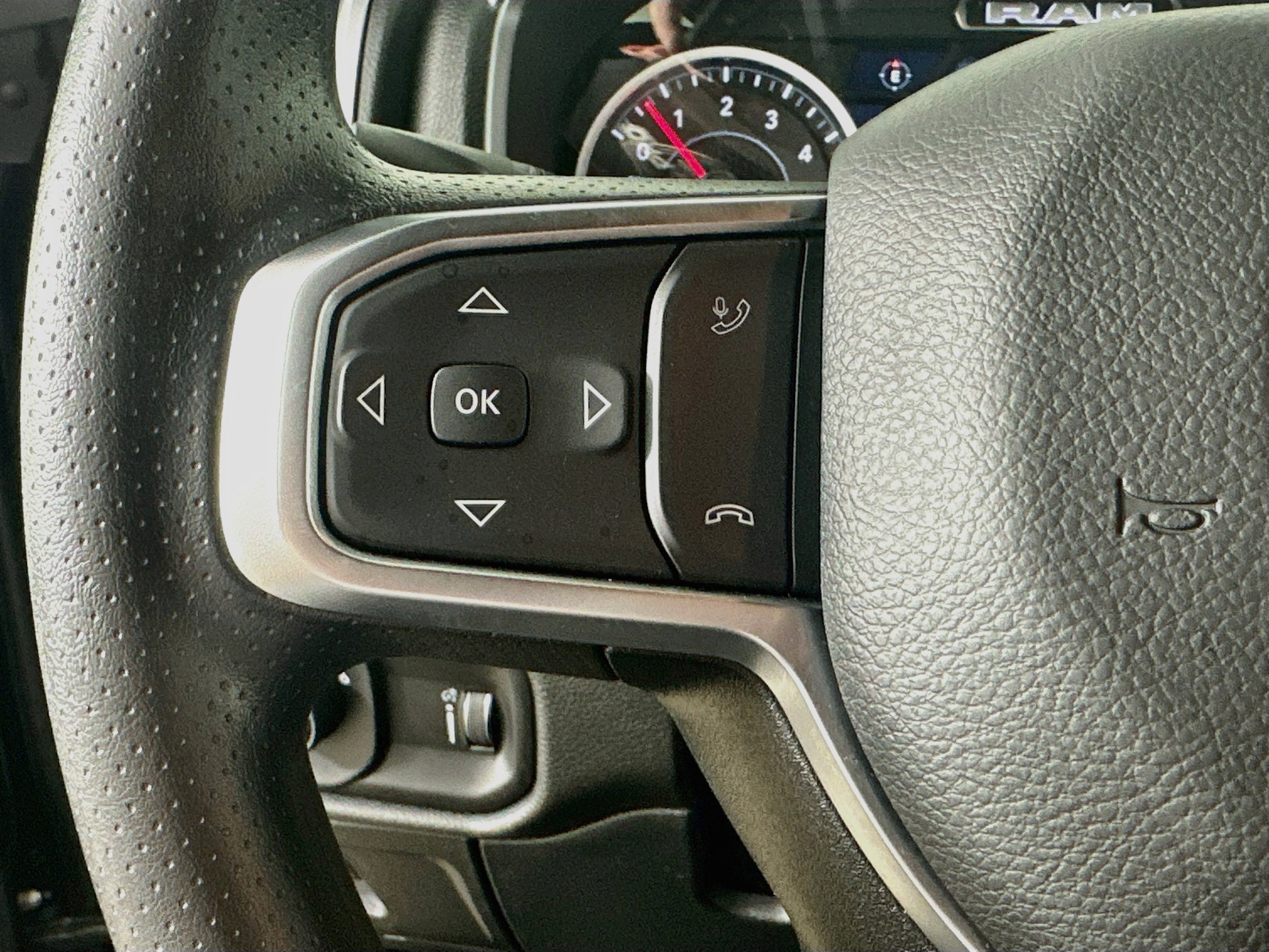 Used 2026 RAM 1500 Express AWD/4WD image 12