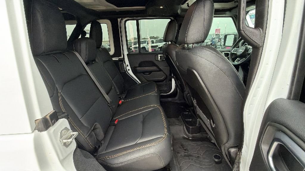 Used 2024 Jeep Wrangler Unlimited Sahara w/ Safety Group AWD/4WD image 27