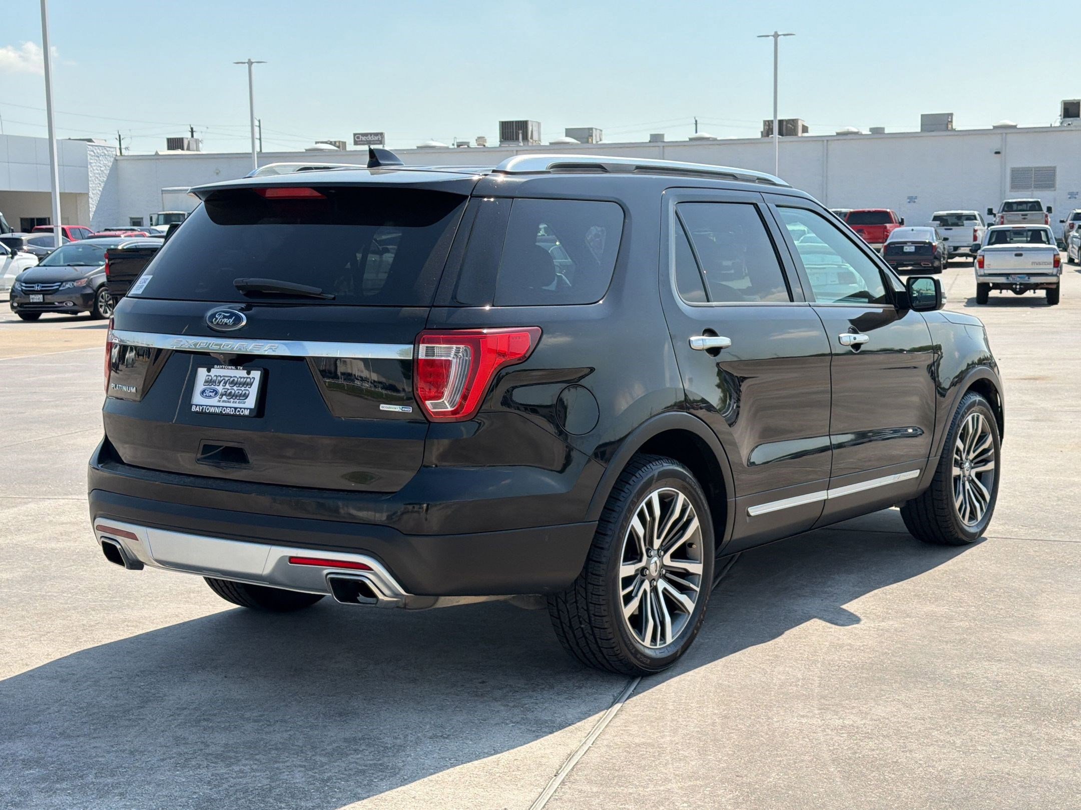 Used 2017 Ford Explorer Platinum AWD/4WD image 9