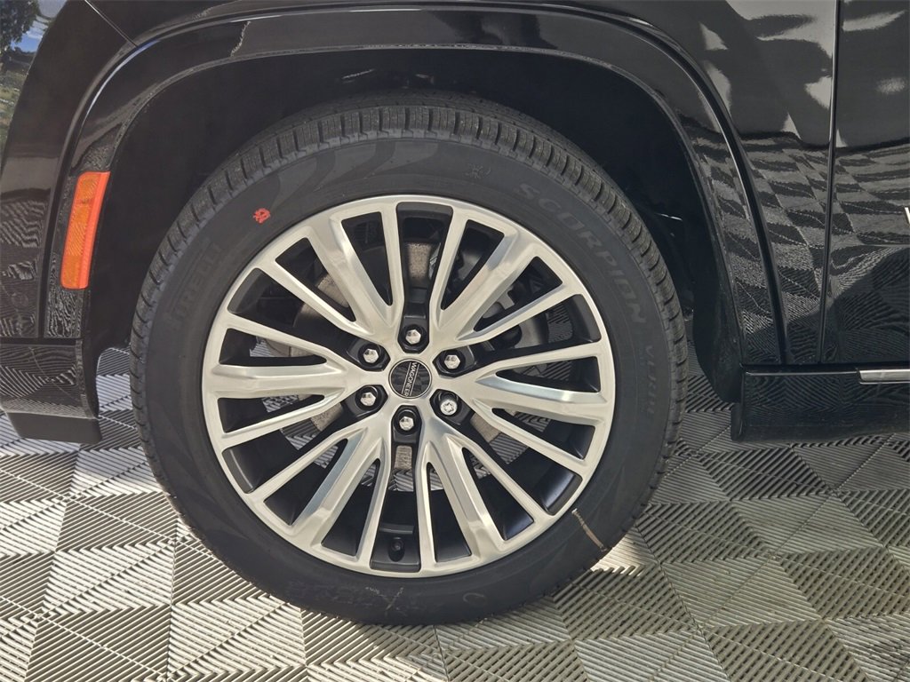 New 2025 Jeep Wagoneer L Series II image 5