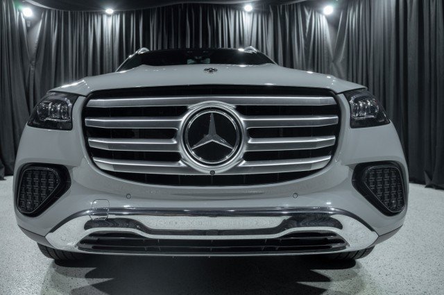 Certified 2026 Mercedes-Benz GLS 450 4MATIC image 2