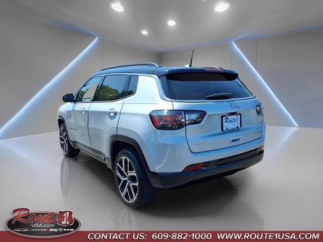 Used 2025 Jeep Compass Limited w/ Elite Group AWD/4WD image 6