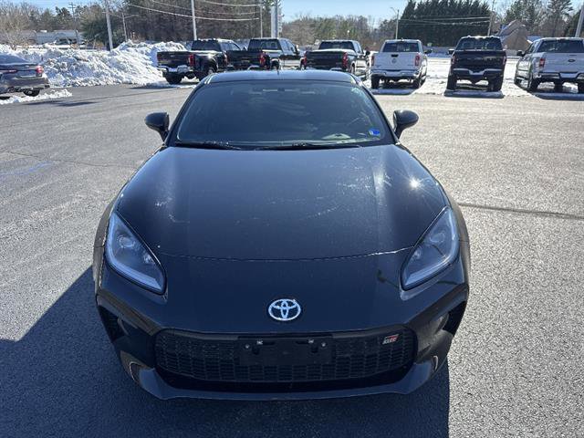 Used 2022 Toyota GR86 image 2