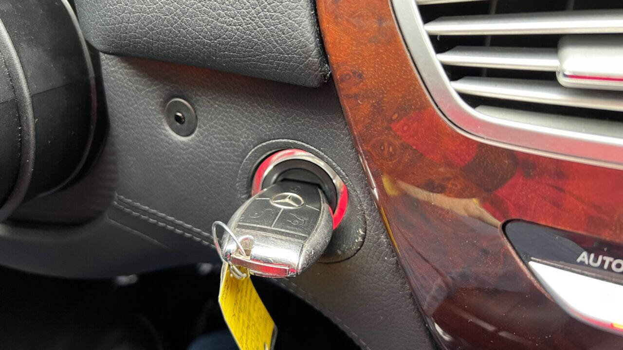 Used 2010 Mercedes-Benz CL 550 CL 550 4MATIC AWD 2dr Coupe image 29