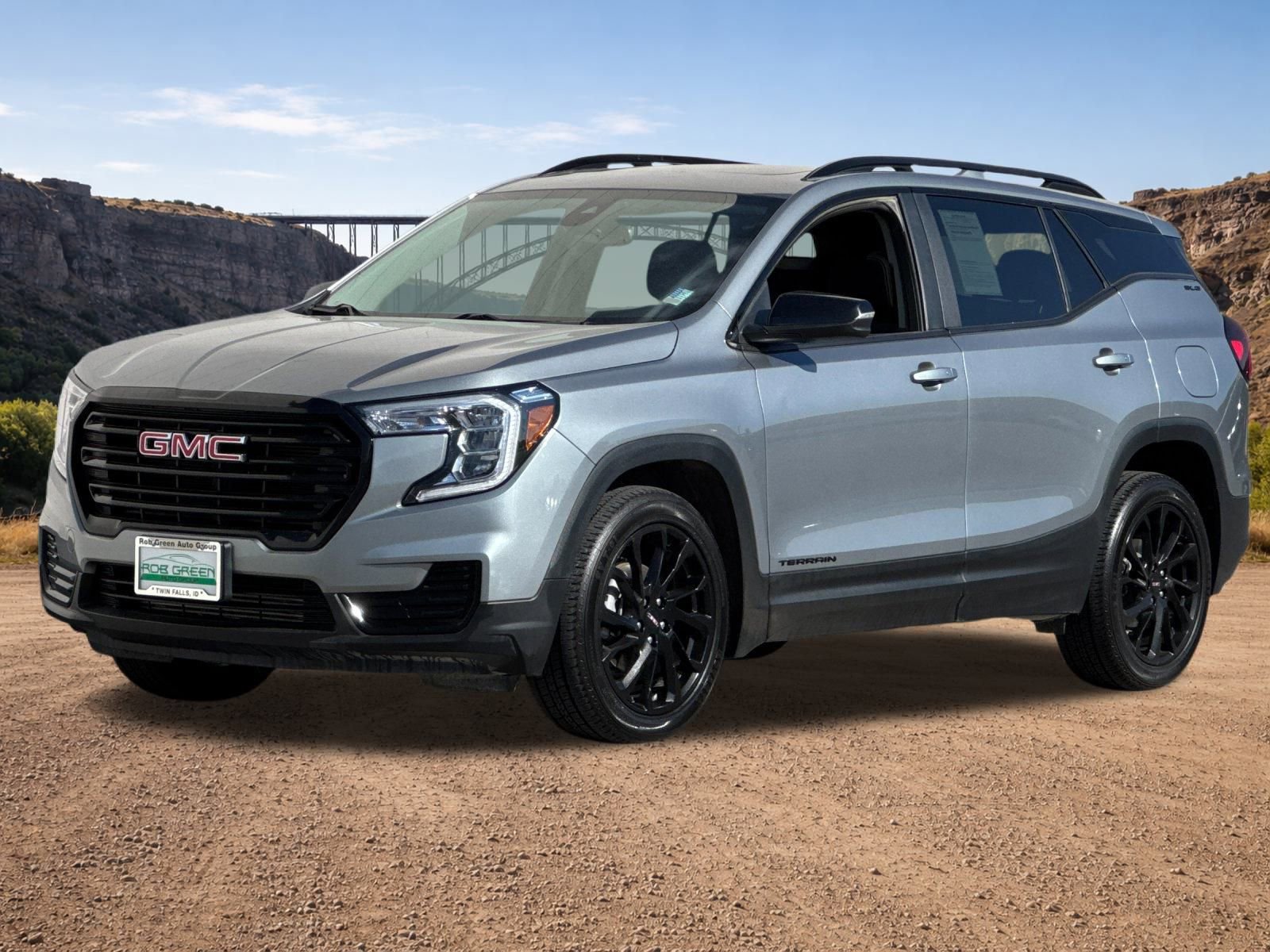 Used 2023 GMC Terrain SLE w/ Driver Convenience Package image 7