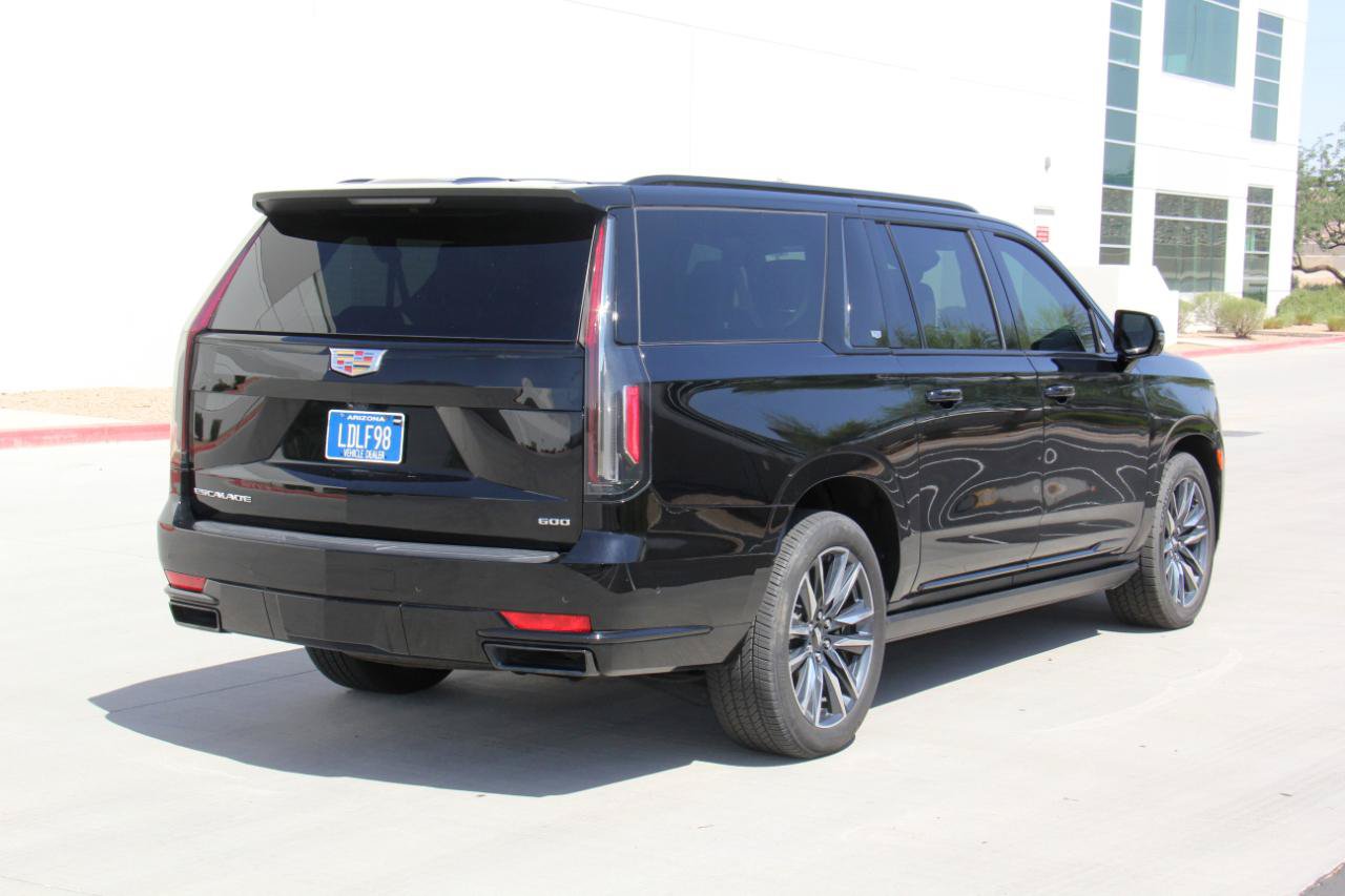 Used 2023 Cadillac Escalade ESV Sport Platinum AWD/4WD image 5