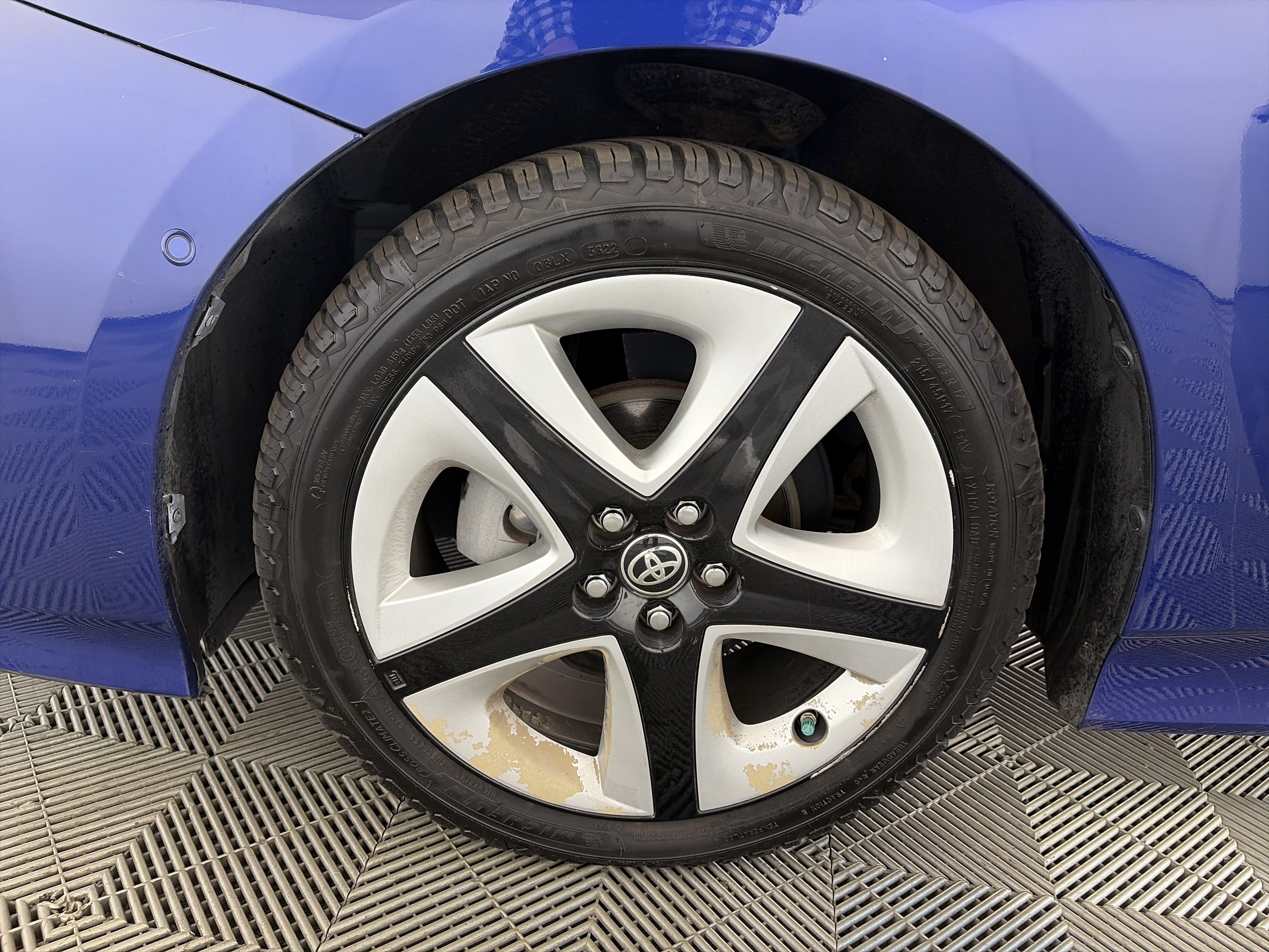 Used 2018 Toyota Prius Four Touring FWD image 13