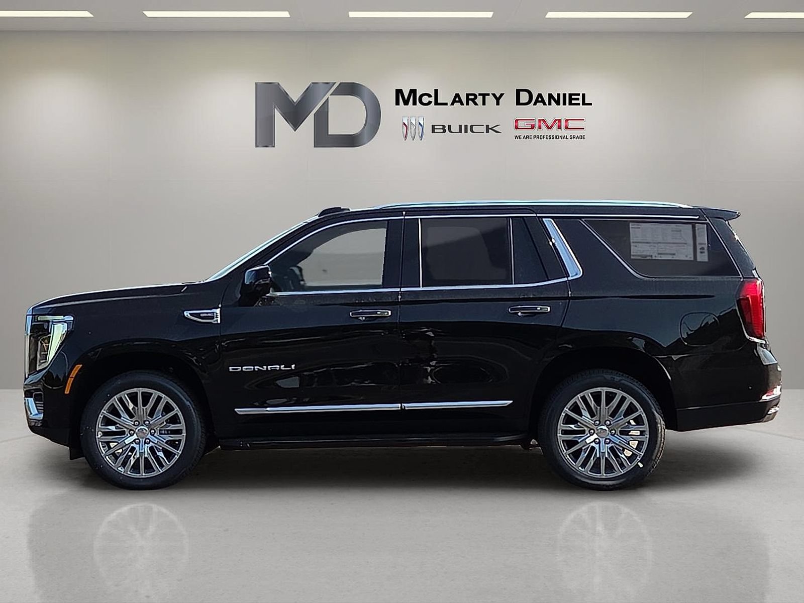 New 2026 GMC Yukon Denali AWD/4WD image 3