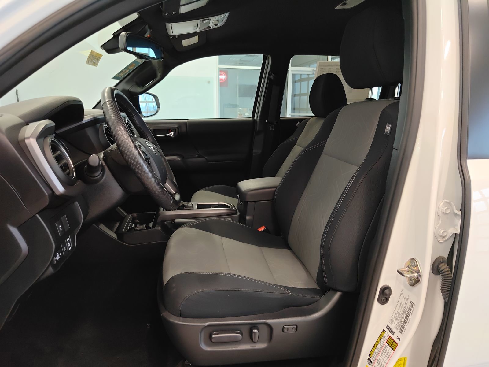 Used 2020 Toyota Tacoma TRD Sport w/ Exterior Package image 11