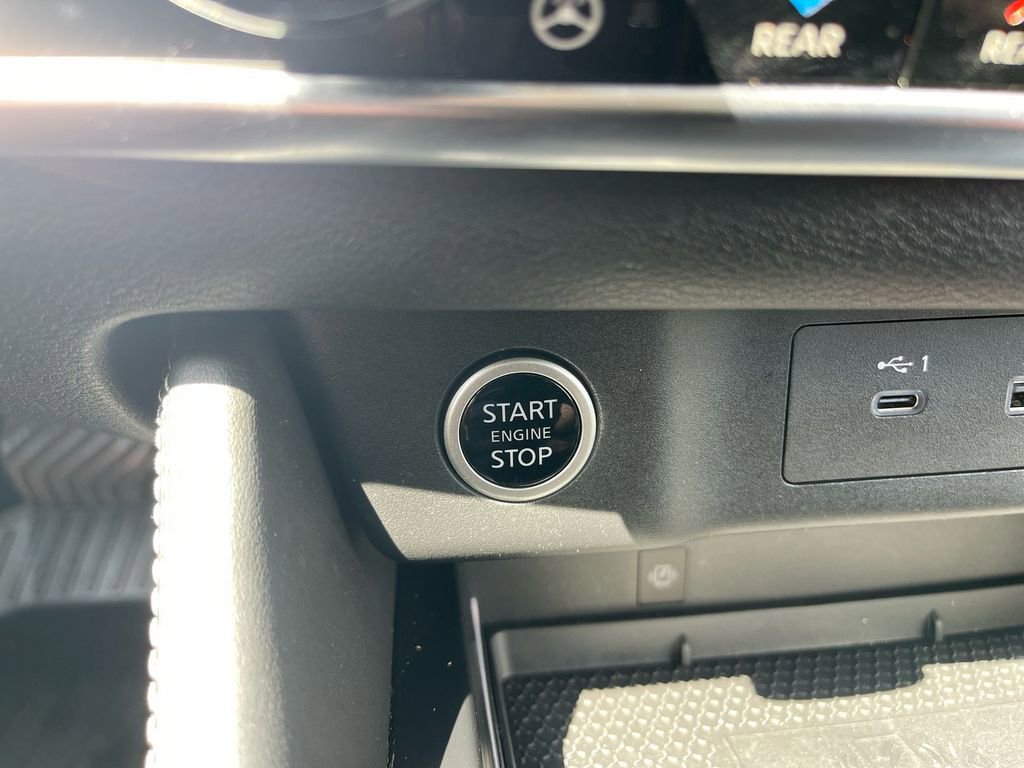 Used 2021 Nissan Rogue Platinum image 25