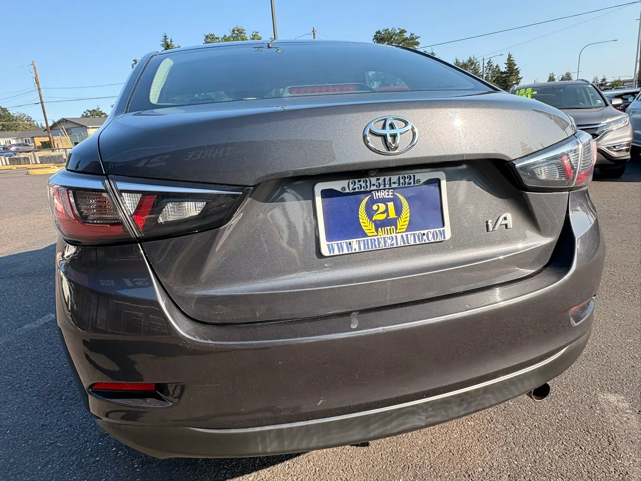 Used 2017 Toyota Yaris iA FWD image 3