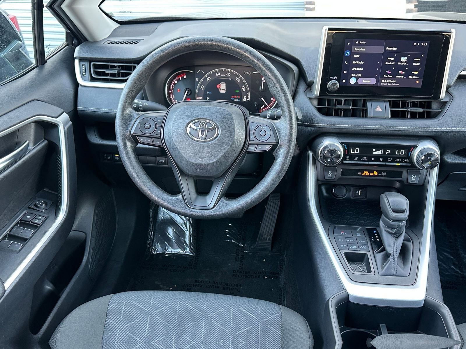 Used 2025 Toyota RAV4 XLE image 35