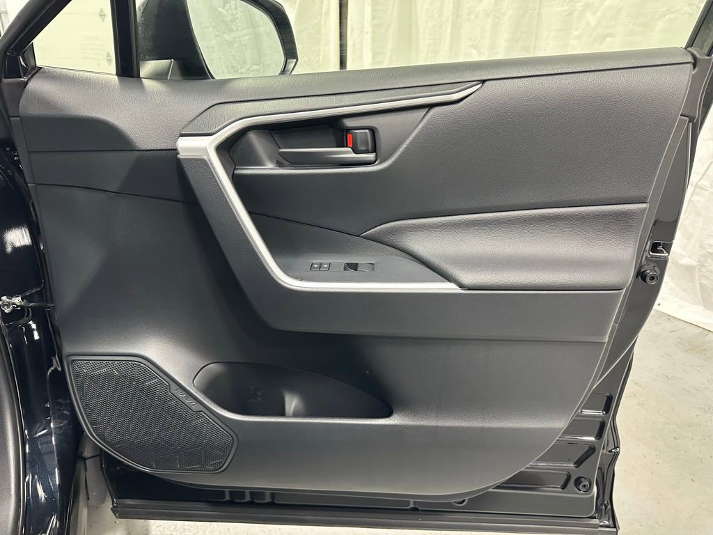 Used 2025 Toyota RAV4 LE image 55
