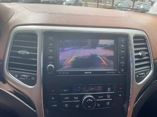 Used 2013 Jeep Grand Cherokee Overland Summit AWD/4WD image 21