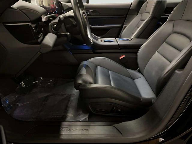 Used 2021 Porsche Taycan RWD image 18