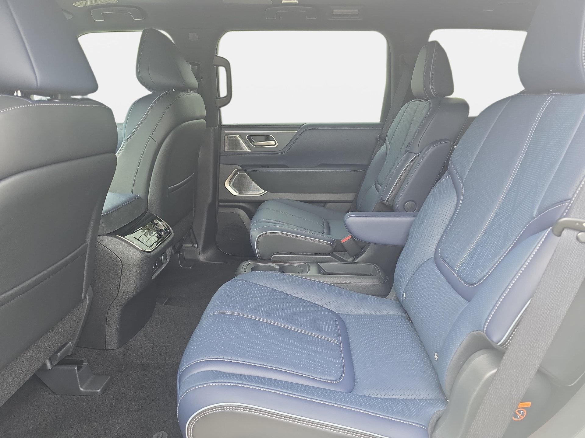 New 2027 INFINITI QX80 Sensory AWD/4WD image 14